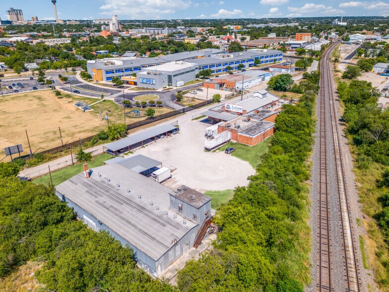 264 W Lachapelle, San Antonio, TX à vendre - Photo du bâtiment - Image 3 de 10