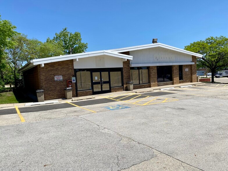 301 N Cass Ave, Westmont, IL à louer - Photo du bâtiment - Image 3 de 10