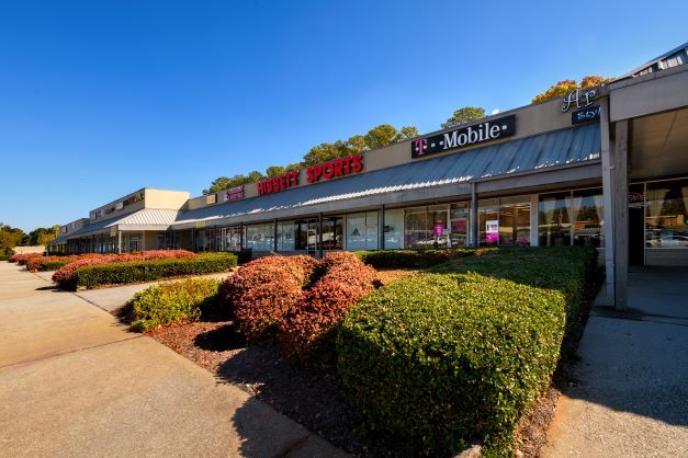 5205-5251 Memorial Dr, Stone Mountain, GA for lease Building Photo- Image 1 of 10