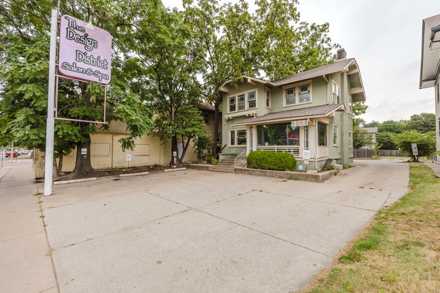 2808 E Douglas Ave, Wichita, KS for sale - Building Photo - Image 1 of 77