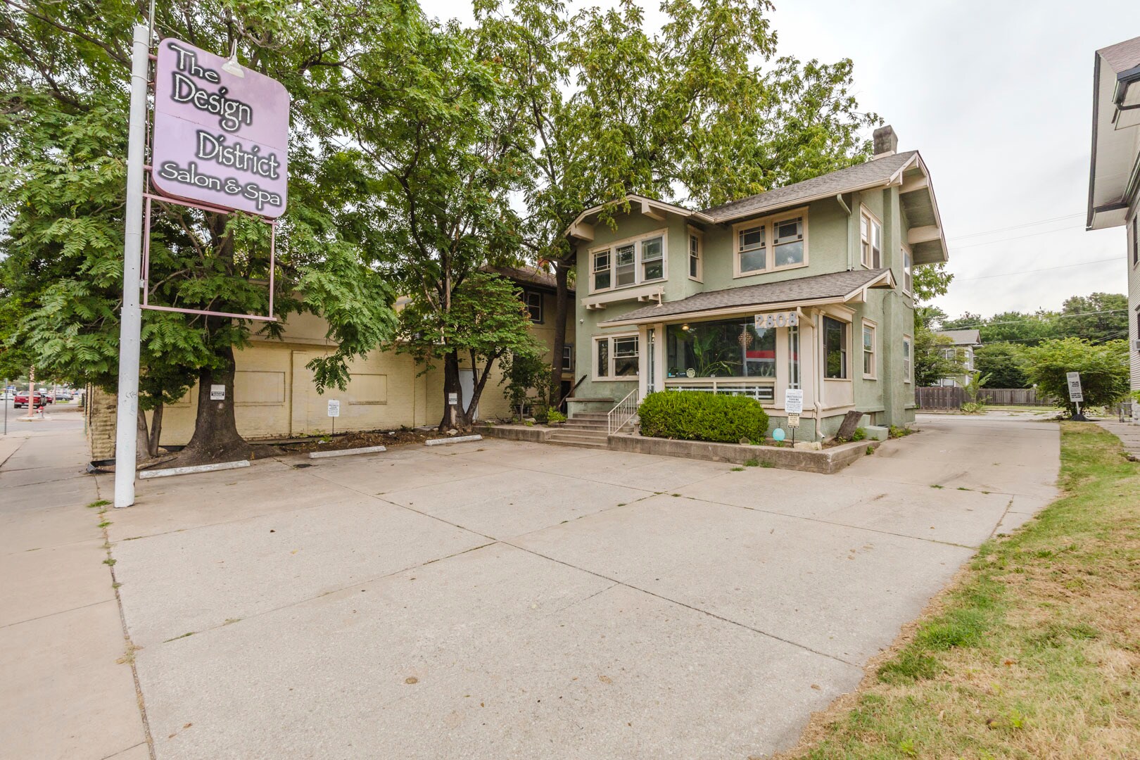 2808 E Douglas Ave, Wichita, KS à vendre Photo du bâtiment- Image 1 de 78