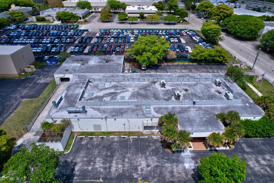 14150 SW 119th Ave, Miami, FL à louer - Photo du bâtiment - Image 3 de 23
