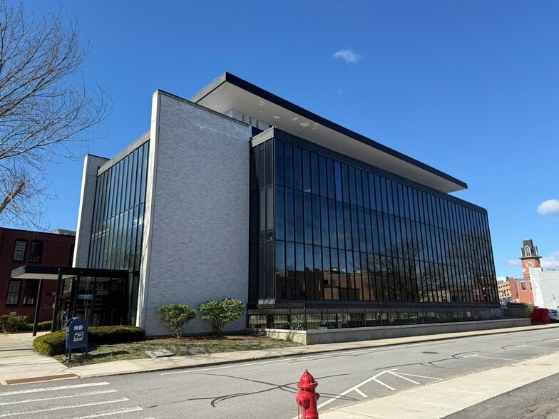 21 George St, Lowell, MA for lease - Primary Photo - Image 1 of 2