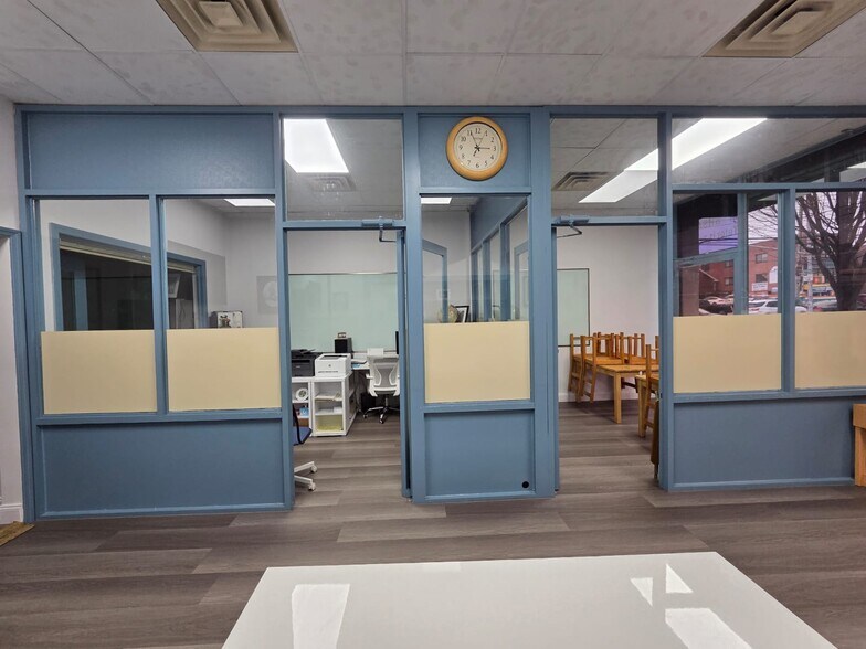 16116-16120 46th Ave, Flushing, NY à louer - Photo du bâtiment - Image 2 de 8