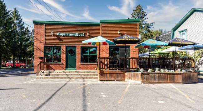 Plus de détails pour 880 Rue Richelieu, Beloeil, QC - Commerce de détail à vendre