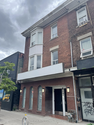 More details for 817 Bloor St W, Toronto, ON - Retail for Sale