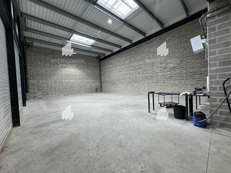 17 Rue Georges Melies, Cormeilles-en-Parisis for lease - Interior Photo - Image 2 of 6