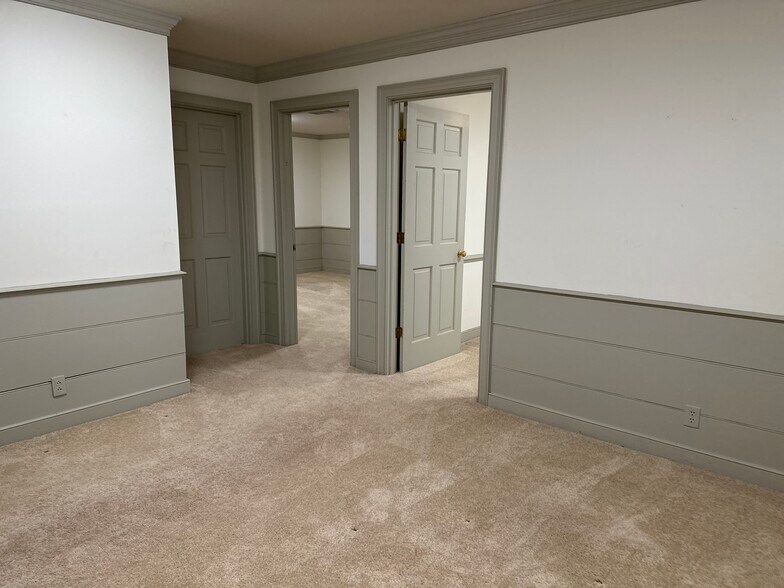 2305 Commonwealth Dr, Charlottesville, VA à louer - Photo intérieure - Image 2 de 12