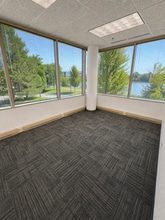 1 Overlook Pt, Lincolnshire, IL for lease Interior Photo- Image 2 of 2