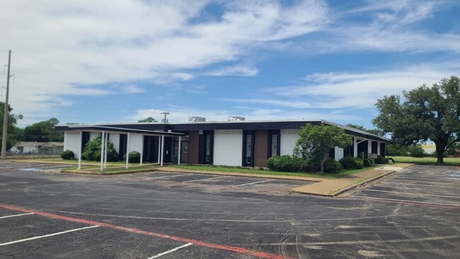 Plus de détails pour 4725 Gus Thomasson Rd, Mesquite, TX - Bureau à vendre