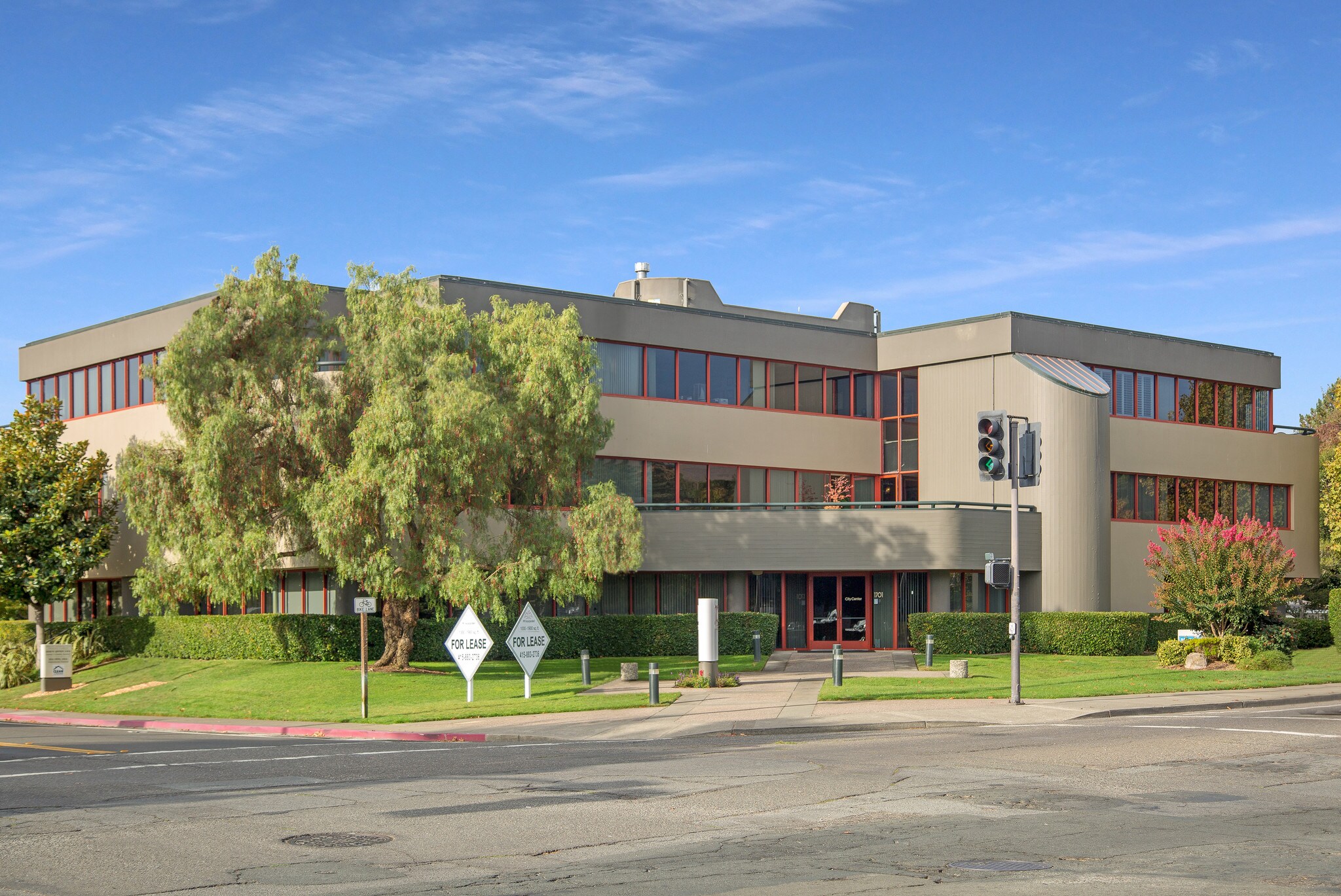 1701 Novato Blvd, Novato, CA à louer Photo principale- Image 1 de 18