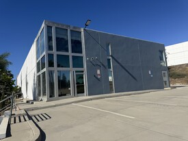 725 Main St, Chula Vista CA - Entrepôt