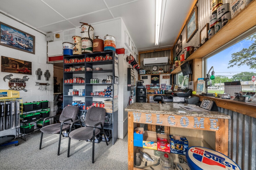 5202 S Main St, Crosby, TX à vendre - Photo du bâtiment - Image 3 de 12