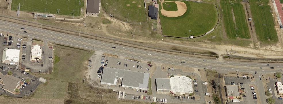 1633 E Beebe Capps Expy, Searcy, AR à louer - Photo principale - Image 1 de 1