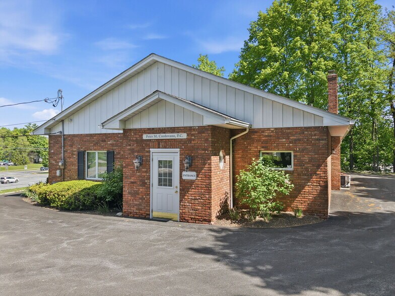 1 N Roberts Rd, Highland, NY à vendre - Photo du bâtiment - Image 2 de 15