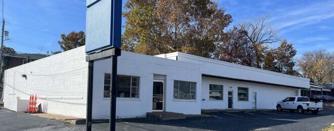 9550 Page Ave, Overland, MO à louer - Photo du bâtiment - Image 1 de 2