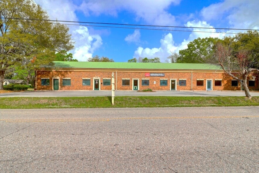 720 Dupont Rd, Charleston, SC à louer - Photo du bâtiment - Image 1 de 5
