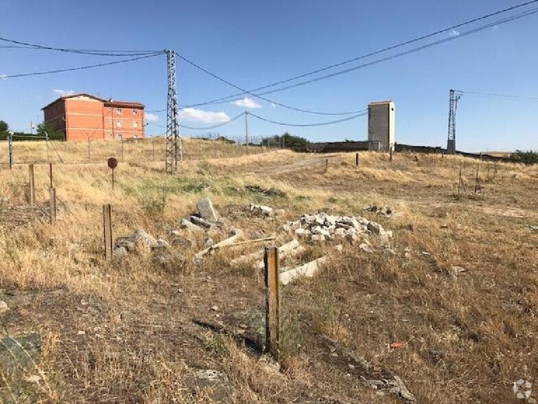 Calle Mayor, 61, Santa María la Real de Nieva, Segovia for sale - Building Photo - Image 2 of 5