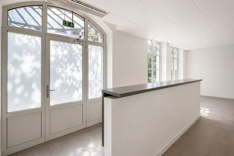 13 Rue Du Faubourg Saint-Martin, Paris for lease - Interior Photo - Image 2 of 6
