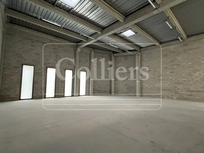 Flex in Marseille for lease Interior Photo- Image 1 of 10