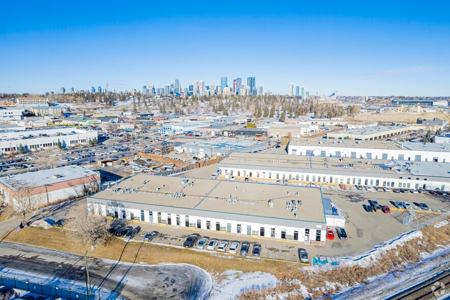 530-544 38A Ave SE, Calgary, AB for lease - Aerial - Image 2 of 3