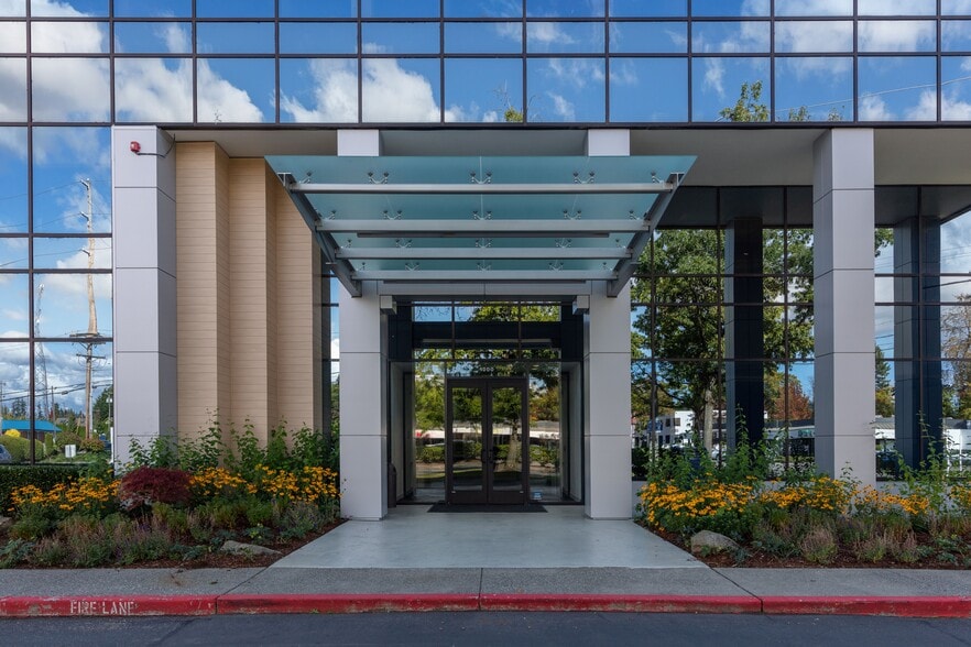 1000 SE Everett Mall Way, Everett, WA for lease - Building Photo - Image 3 of 17