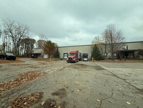 2240 29th St SE, Grand Rapids, MI à louer Photo intérieure- Image 1 de 3