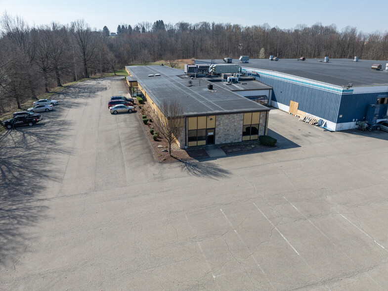 501 Mosside Blvd, North Versailles, PA à louer - Photo du bâtiment - Image 3 de 7