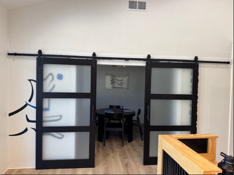 8361 Stone Run Ct, Tampa, FL à vendre - Photo du bâtiment - Image 3 de 20