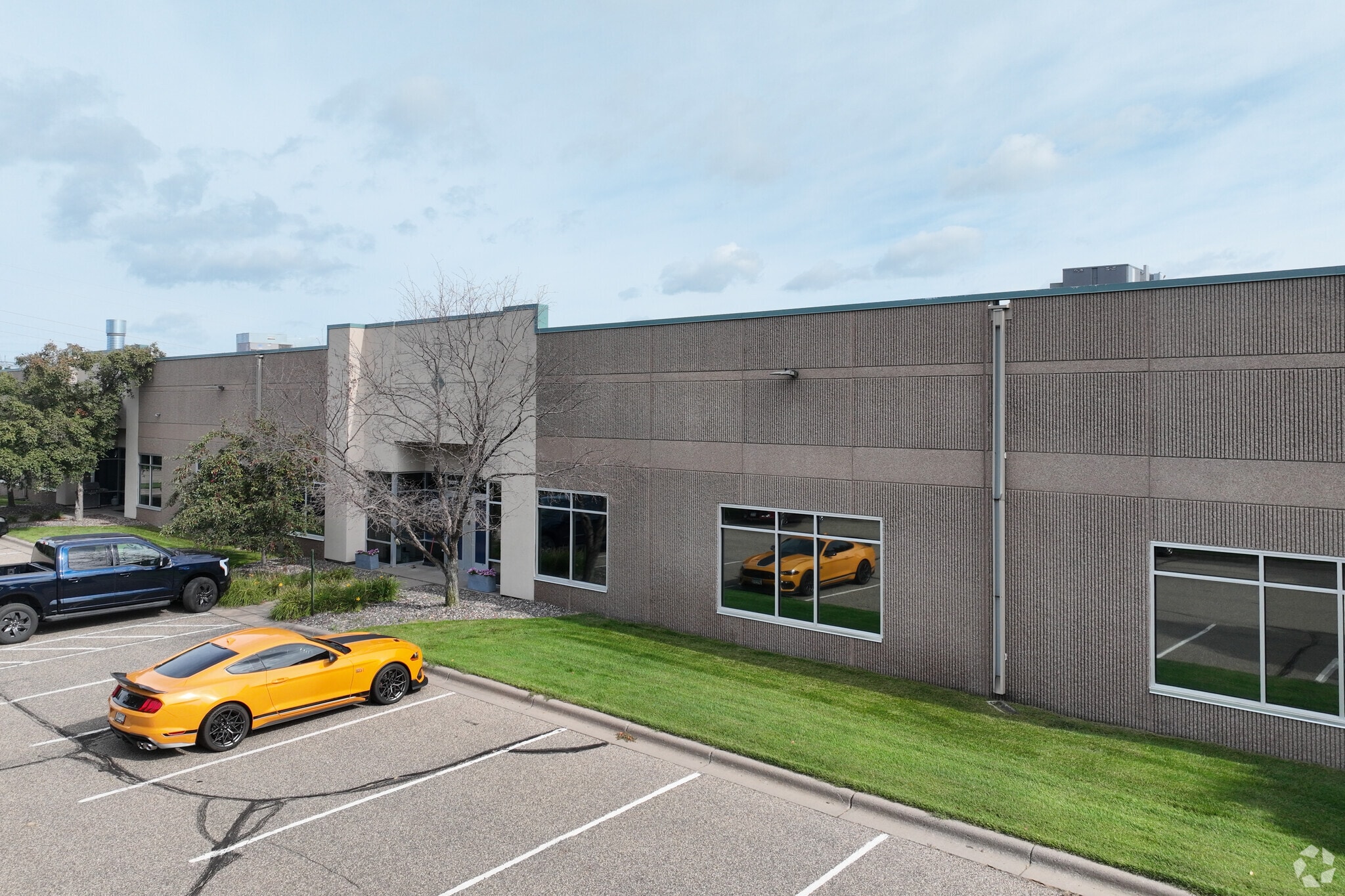 17834 Industrial Cir NW, Elk River, MN for lease Primary Photo- Image 1 of 7