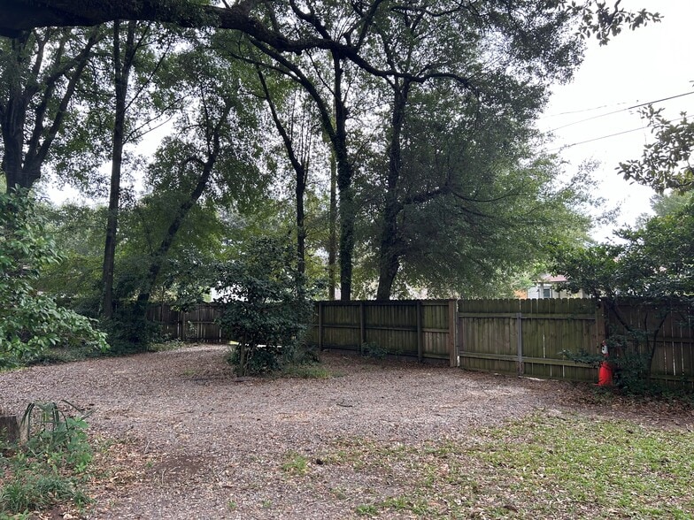 1935 Cosgrove Ave, North Charleston, SC for sale - Building Photo - Image 3 of 4