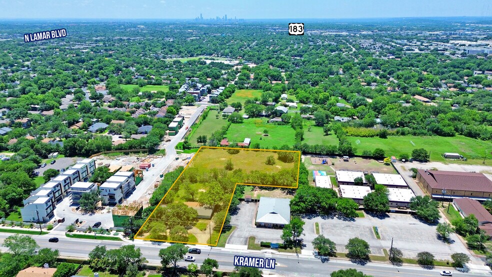 1601 Kramer Ln, Austin, TX à vendre - Photo du bâtiment - Image 3 de 6