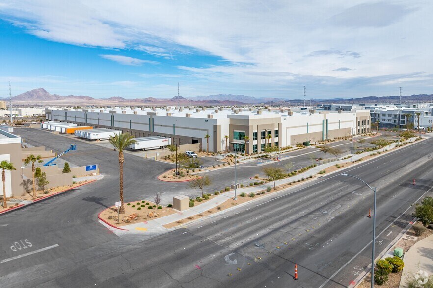 1300 Wigwam Pky, Henderson, NV à louer - Aérien - Image 3 de 3