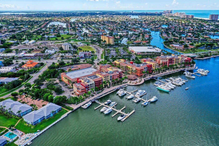 760 N Collier Blvd, Marco Island, FL à louer - Photo du bâtiment - Image 2 de 6