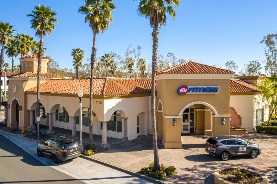 22331 El Paseo, Rancho Santa Margarita, CA à vendre - Photo du bâtiment - Image 2 de 11