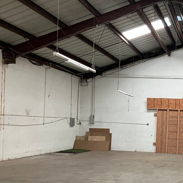 109-111 Fairview St, Arlington, TX for lease - Building Photo - Image 2 of 8