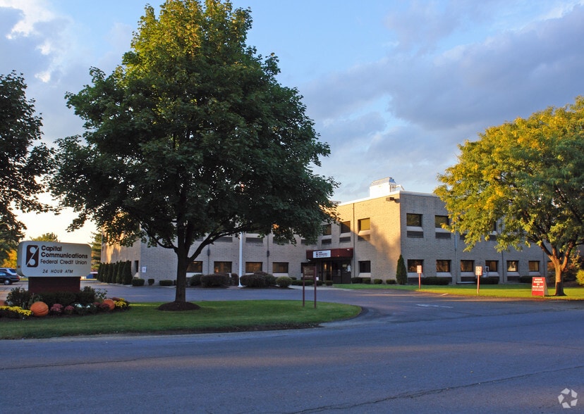 18 Computer Dr E, Albany, NY for lease - Primary Photo - Image 1 of 5