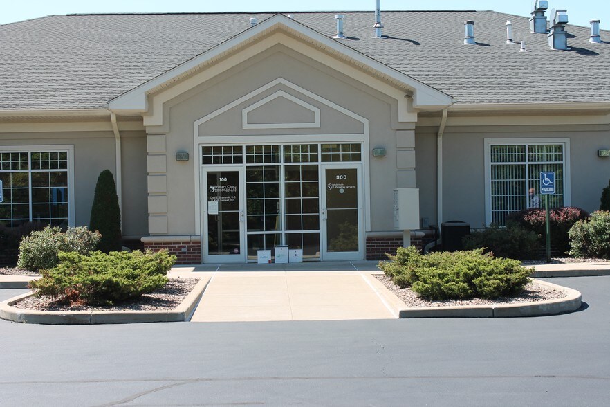 3799 Commerce Ct, North Tonawanda, NY à louer - Photo du bâtiment - Image 2 de 6