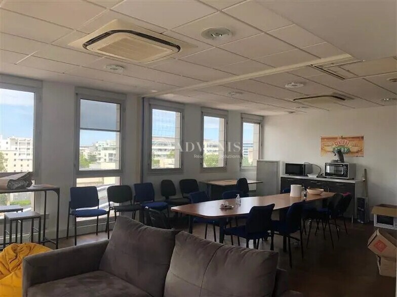 Bureau dans Montigny-le-Bretonneux à vendre - Photo intérieure - Image 1 de 5