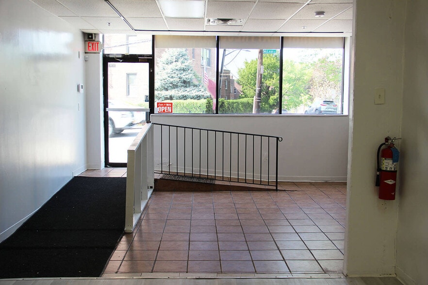 471 Mclean Ave, Yonkers, NY for lease - Building Photo - Image 2 of 6
