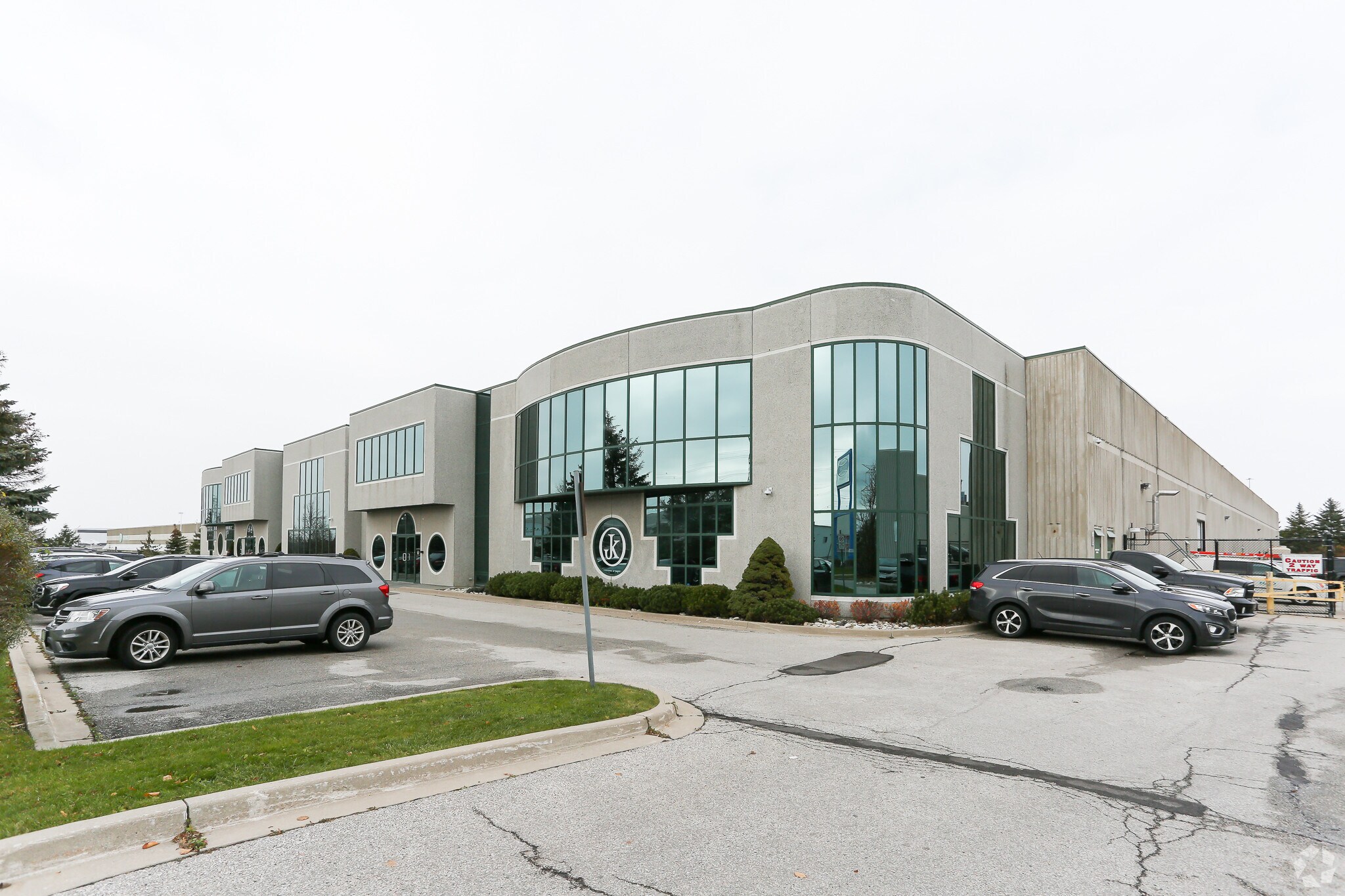 106 Aviva Park Dr, Vaughan, ON for lease Primary Photo- Image 1 of 6
