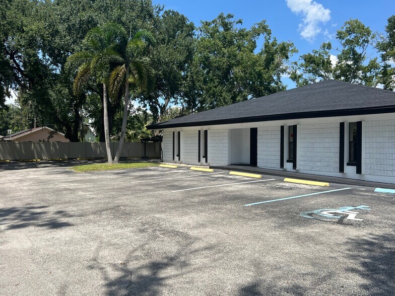 475 E Central Ave, Winter Haven, FL à vendre - Photo du bâtiment - Image 1 de 38