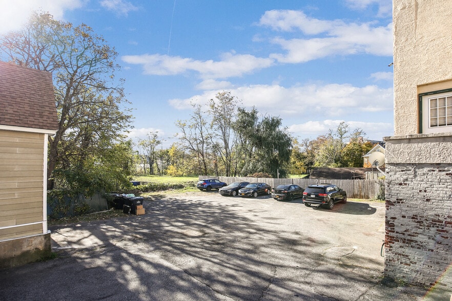 158-160 Elm Ave, Mount Vernon, NY for sale - Building Photo - Image 3 of 21