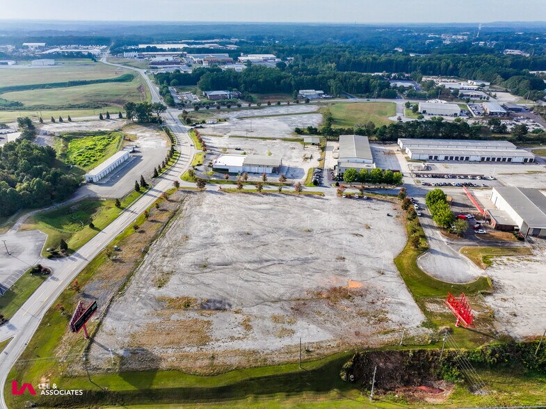 350 Equipment Ct, Lawrenceville, GA à louer - Photo du bâtiment - Image 2 de 4