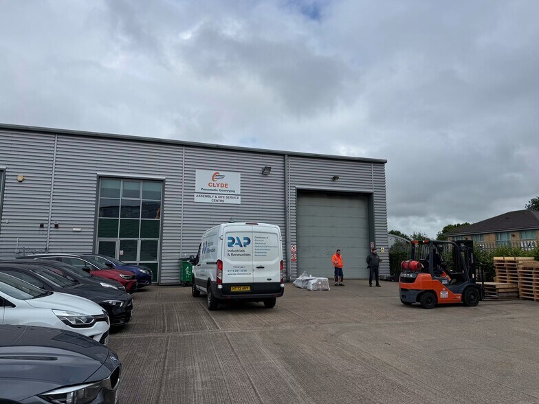 White Rose Way, Doncaster for lease - Building Photo - Image 3 of 6