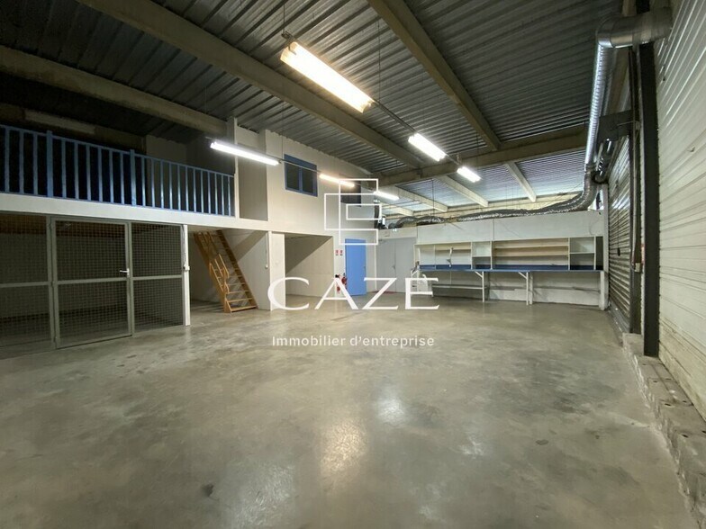 Flex in Le Haillan for lease - Interior Photo - Image 1 of 6