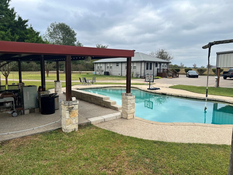 31807 Old Washington Rd, Waller, TX for sale - Building Photo - Image 3 of 12