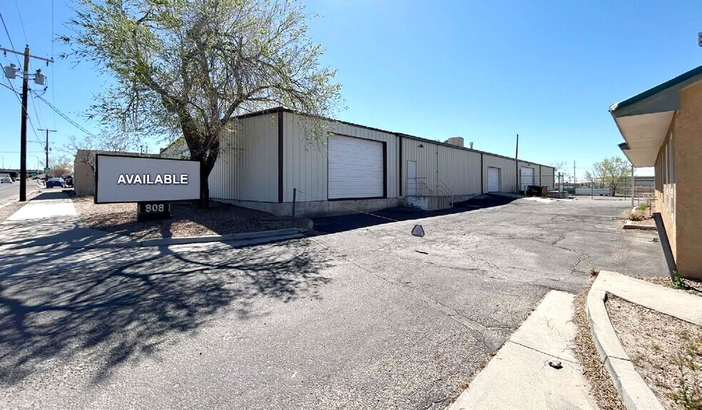 808 Gibson Blvd SE, Albuquerque, NM à louer - Photo du bâtiment - Image 3 de 6