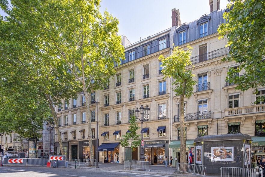 18 Rue Royale, Paris à louer - Photo du bâtiment - Image 2 de 11