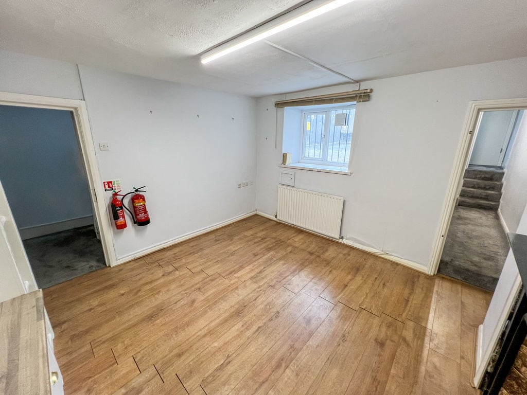 6 Hill St, Isle Of Man for lease Interior Photo- Image 1 of 6